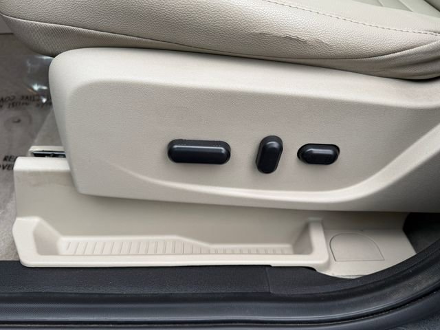 Used 2015 Ford Escape SE w/ Equipment Group 201A FWD image 14