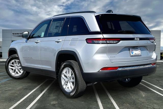 New 2026 Jeep Grand Cherokee Laredo image 2