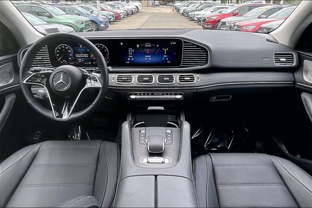 Used 2026 Mercedes-Benz GLS 450 4MATIC image 12