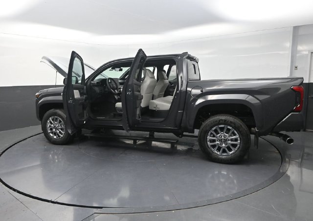 Used 2026 Toyota Tacoma Limited AWD/4WD image 43