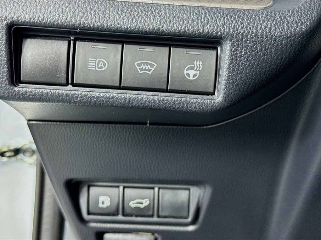 Used 2024 Toyota Prius Limited image 14