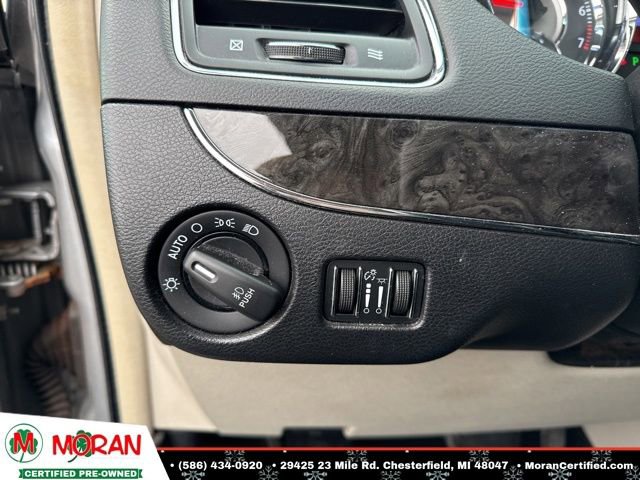 Used 2013 Chrysler Town & Country Touring image 15