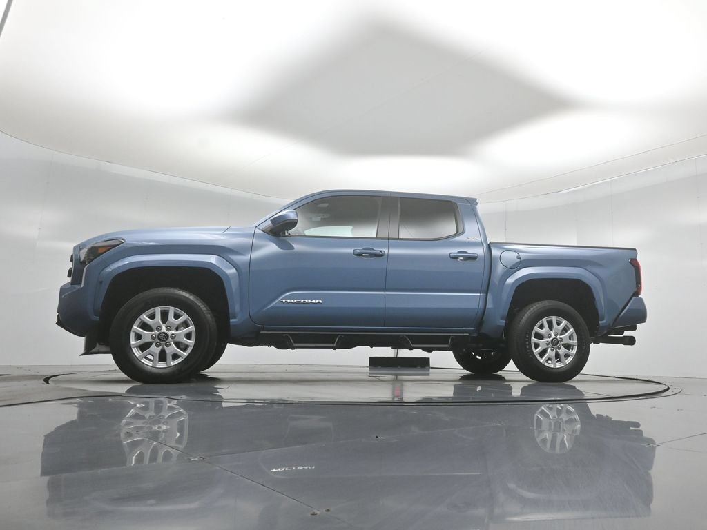 Used 2026 Toyota Tacoma SR5 AWD/4WD image 8