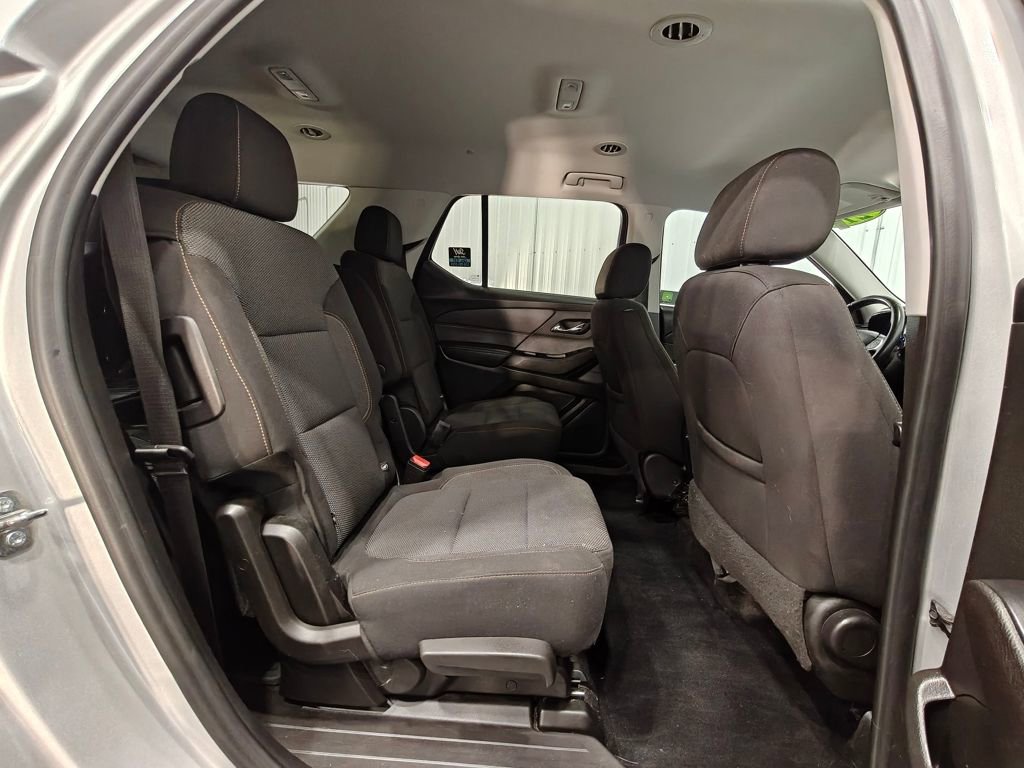 Used 2021 Chevrolet Traverse LT image 22