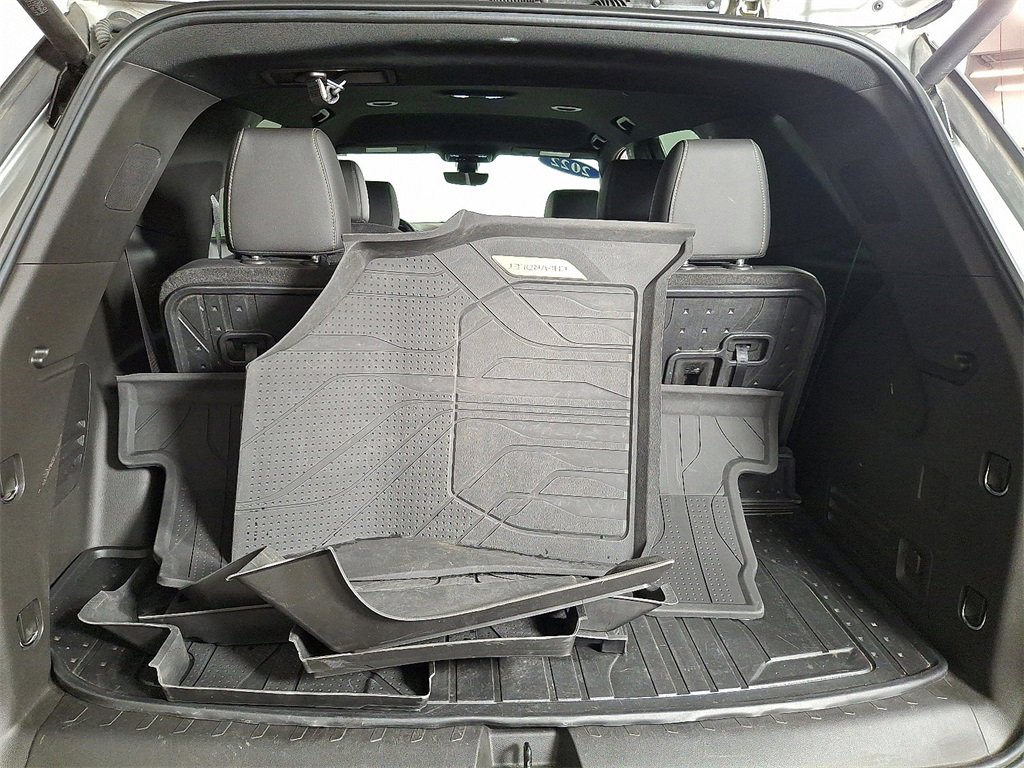 Used 2022 Chevrolet Traverse LT w/ LT Premium Package image 31