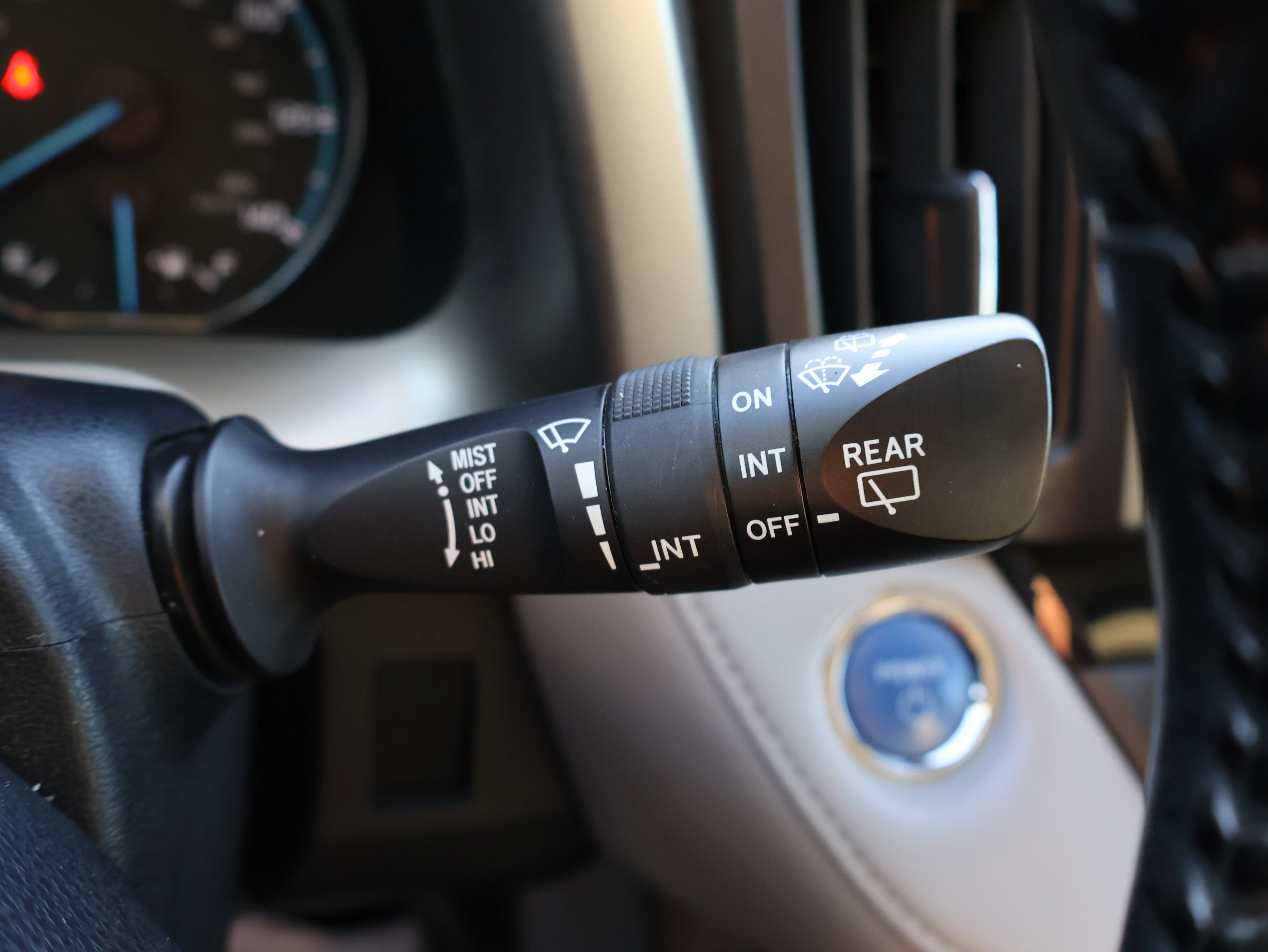 Used 2018 Toyota RAV4 Limited image 37
