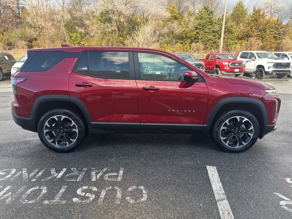 Used 2025 Chevrolet Equinox LT image 4