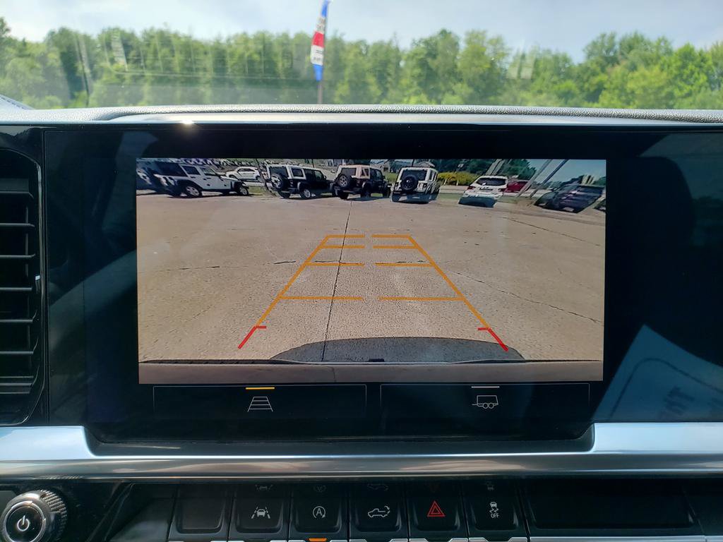 Used 2022 Chevrolet Silverado 1500 LT AWD/4WD image 23