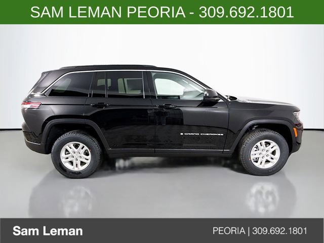 New 2025 Jeep Grand Cherokee Laredo image 8