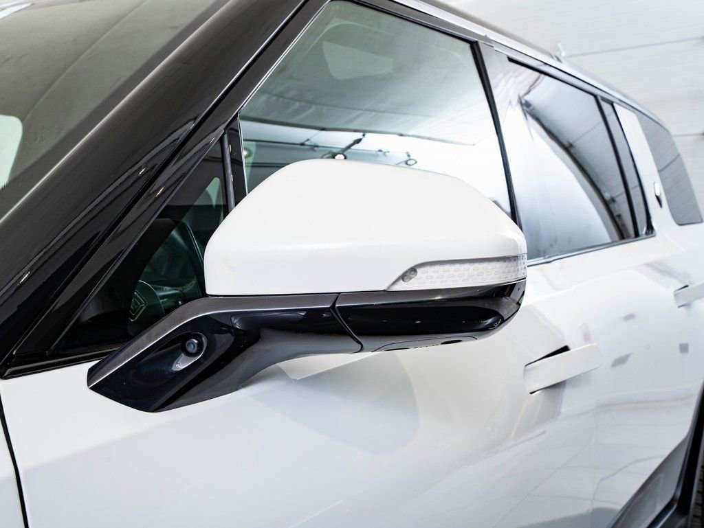 Used 2023 Rivian R1S Adventure image 17