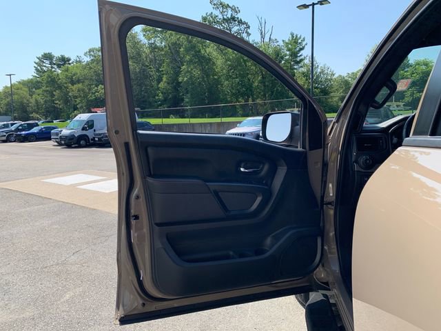 Used 2024 Nissan Titan PRO-4X w/ Off Road Protection Package image 17