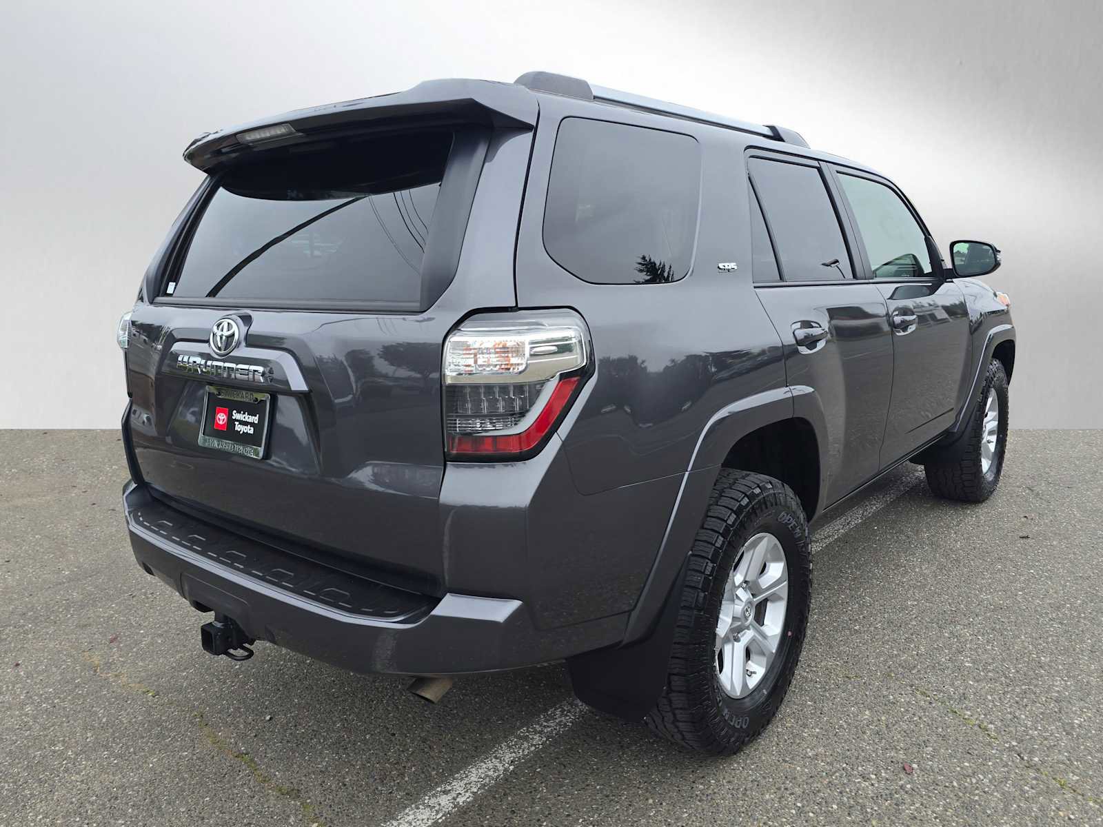 Used 2020 Toyota 4Runner SR5 Premium w/ Moonroof Package AWD/4WD image 3