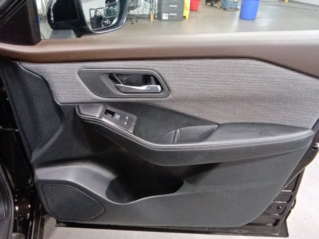 Certified 2023 Nissan Rogue SV AWD/4WD image 18