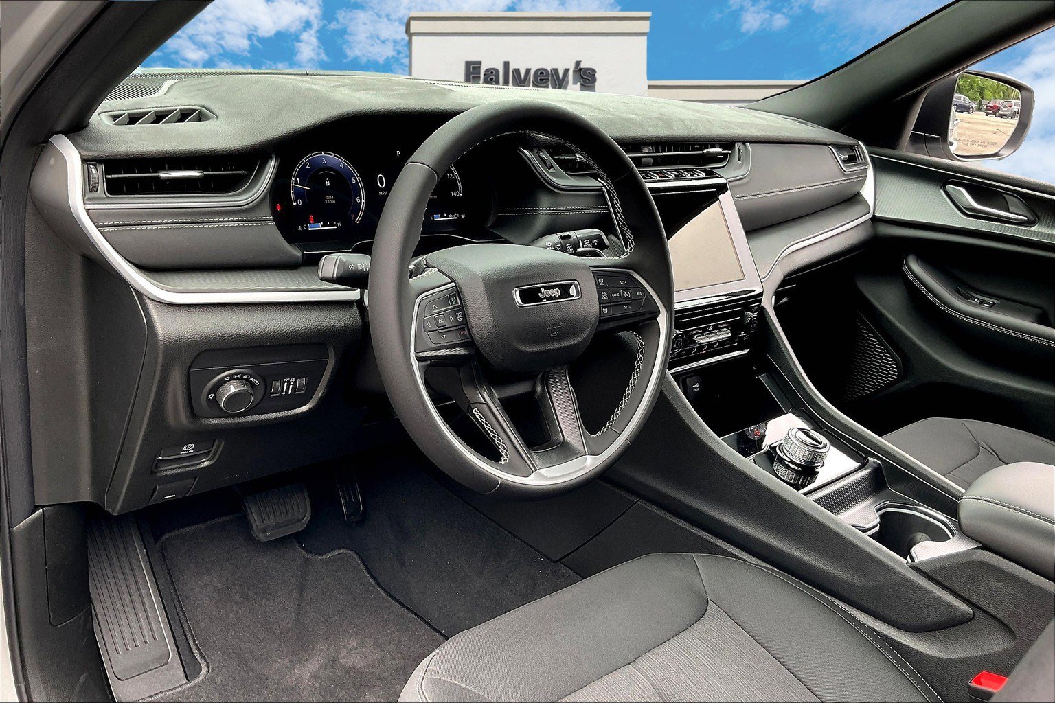 New 2025 Jeep Grand Cherokee Laredo X image 6