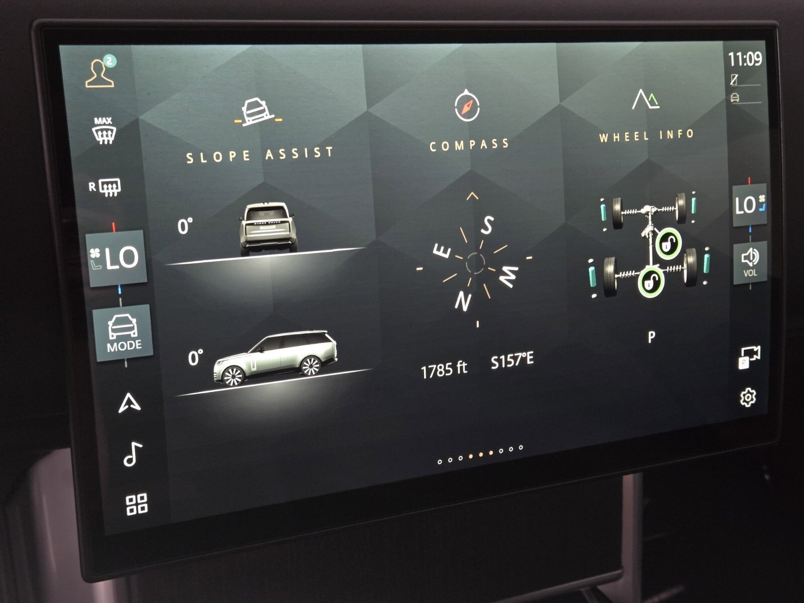New 2025 Land Rover Range Rover Long Wheelbase SE image 30