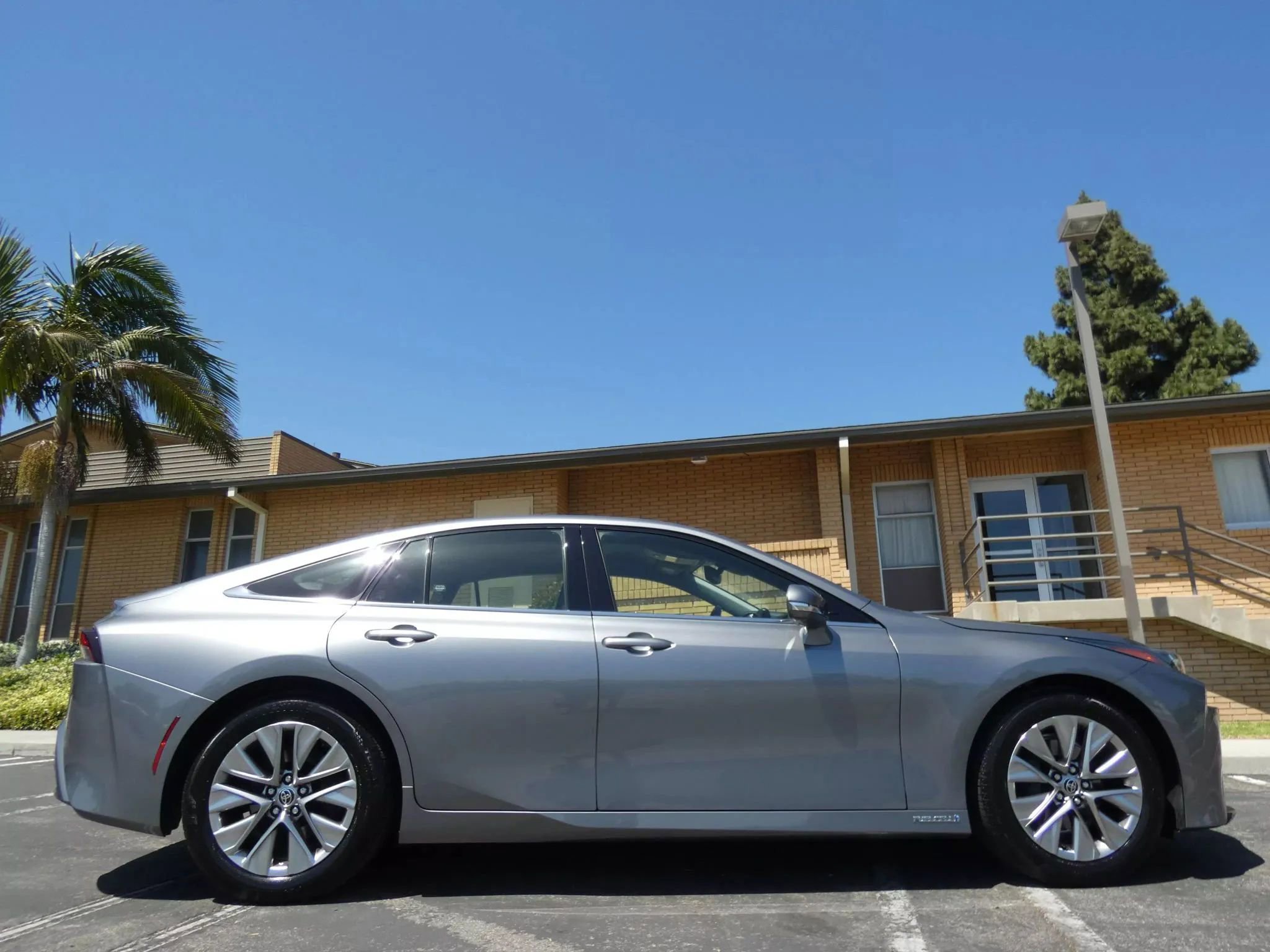 Used 2022 Toyota Mirai XLE Sedan 4D image 6