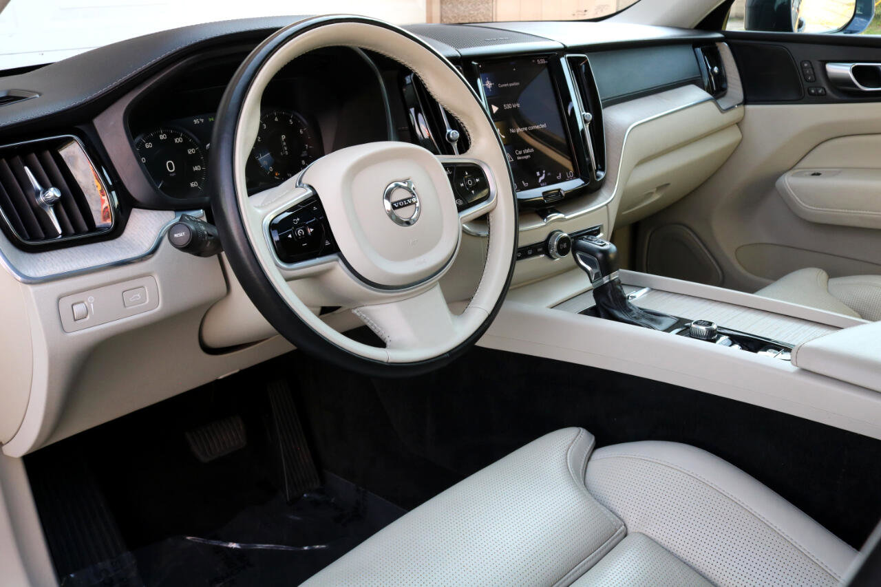 Used 2021 Volvo XC60 T5 Inscription w/ Climate Package image 16