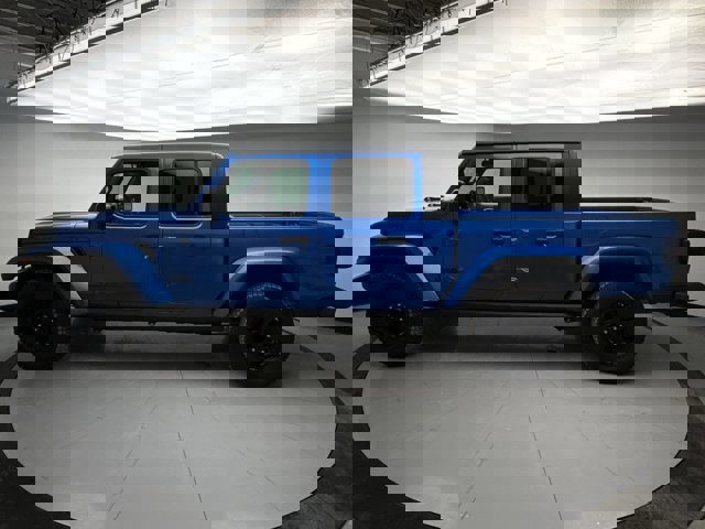 Used 2021 Jeep Gladiator Sport image 2