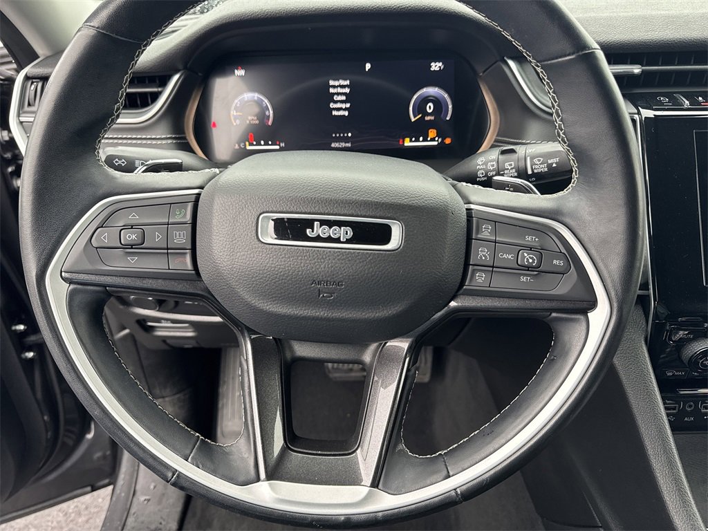 Used 2022 Jeep Grand Cherokee L Laredo w/ Luxury Tech Group I image 11