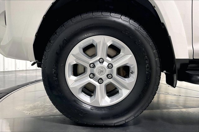 Used 2019 Toyota 4Runner SR5 Premium AWD/4WD image 9
