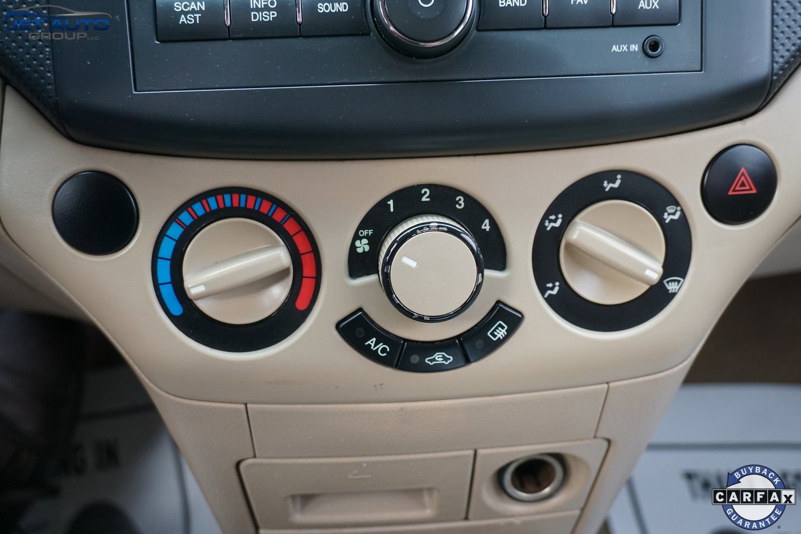 Used 2011 Chevrolet Aveo LT image 29