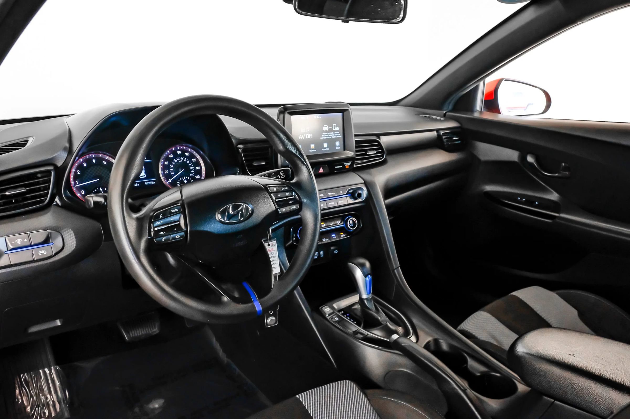 Used 2020 Hyundai Veloster 2.0 FWD image 2