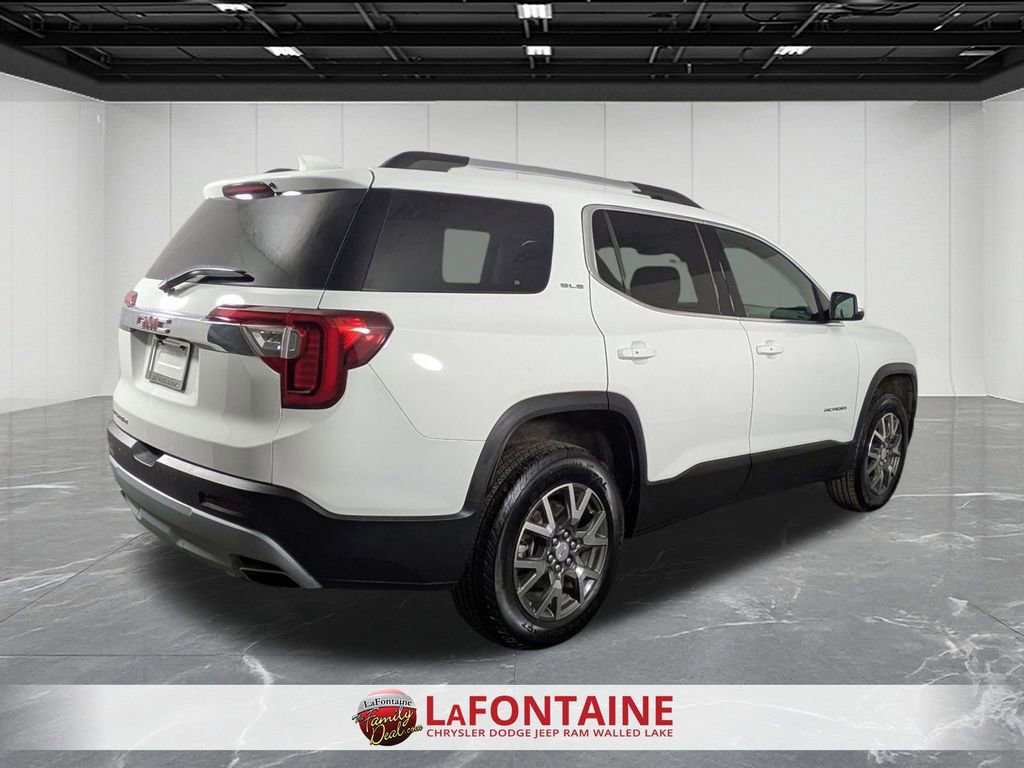 Used 2023 GMC Acadia SLE w/ Driver Convenience Package image 5