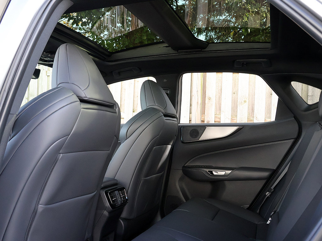 New 2026 Lexus NX 350 F Sport AWD/4WD image 14