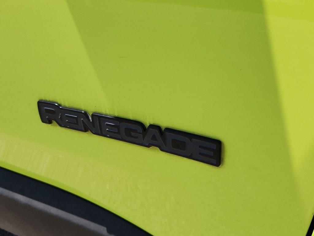 Certified 2017 Jeep Renegade Altitude FWD image 9
