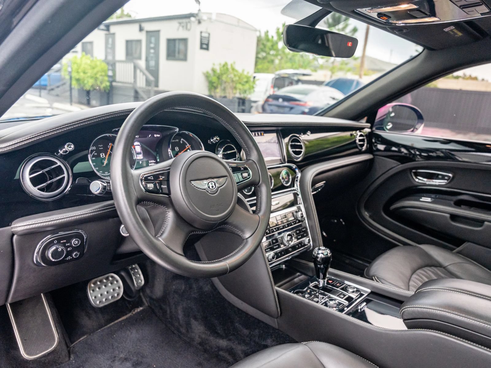 Used 2017 Bentley Mulsanne RWD image 16