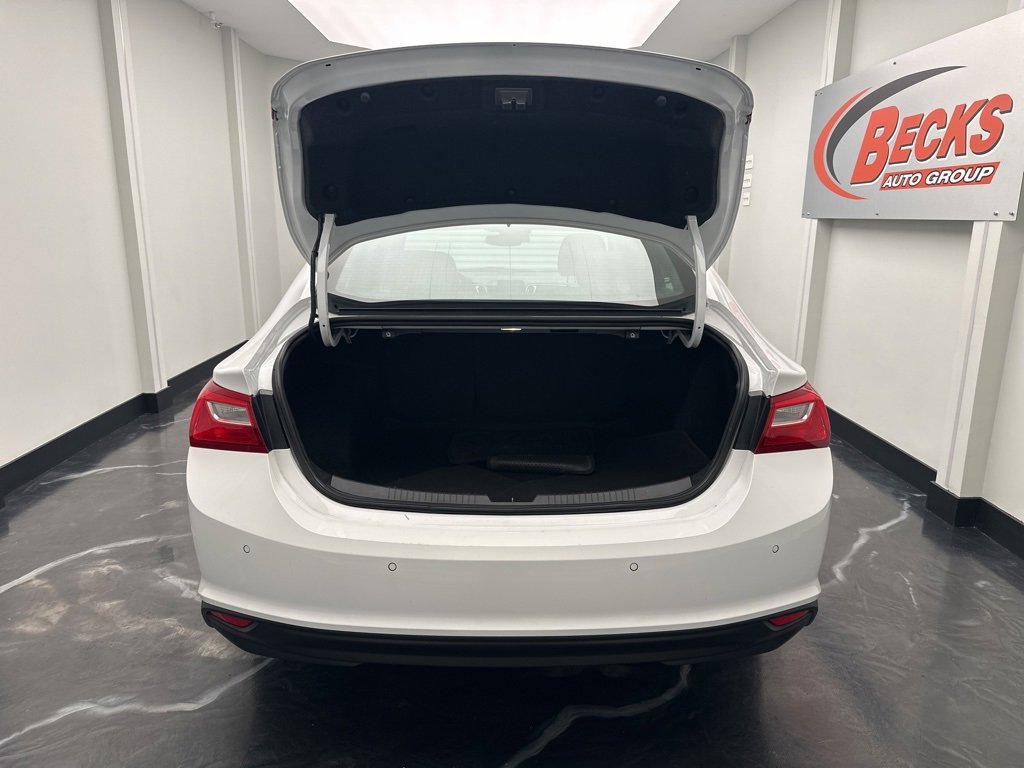 Used 2024 Chevrolet Malibu LT image 25