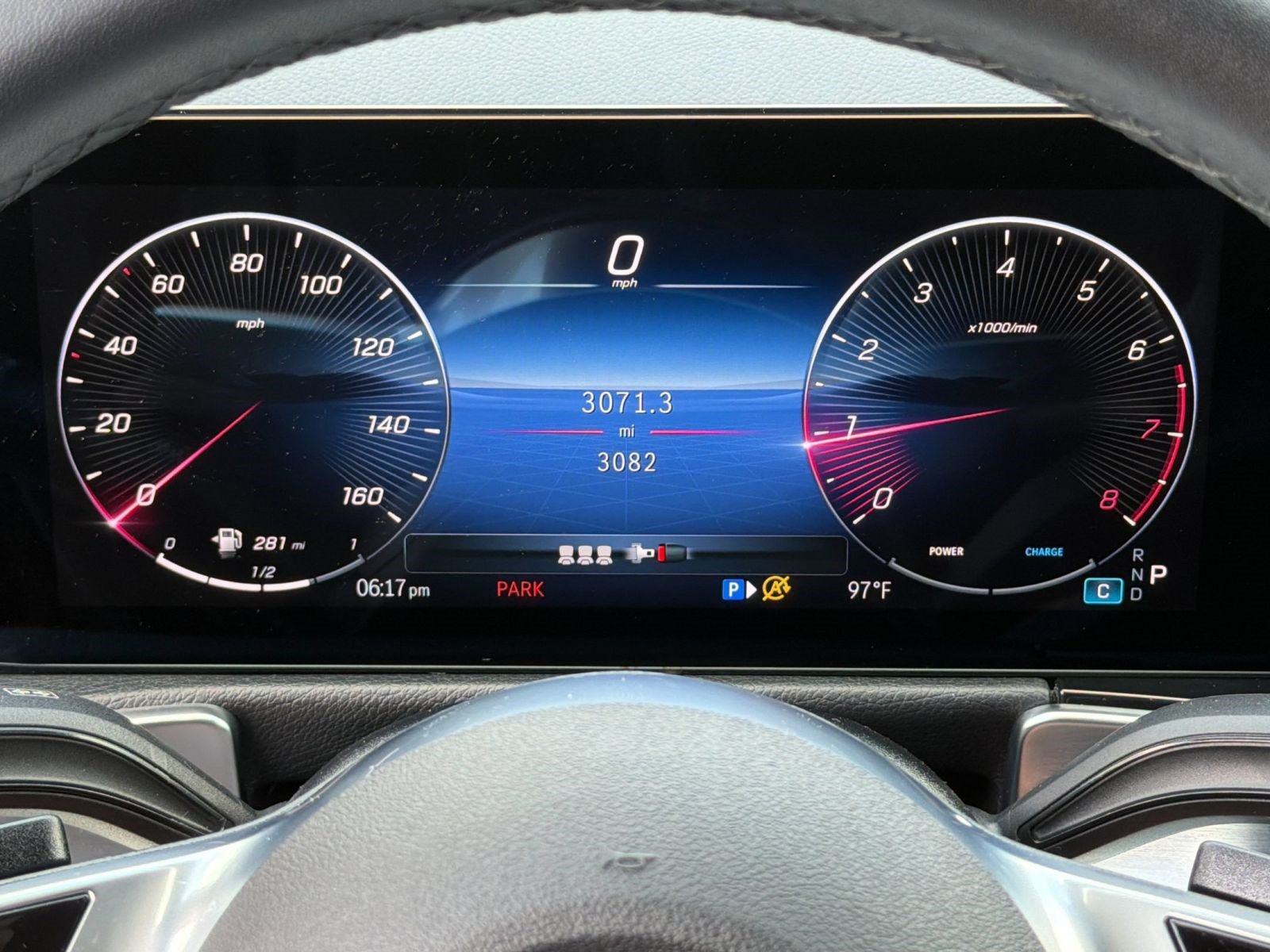 Used 2025 Mercedes-Benz GLB 250 image 23