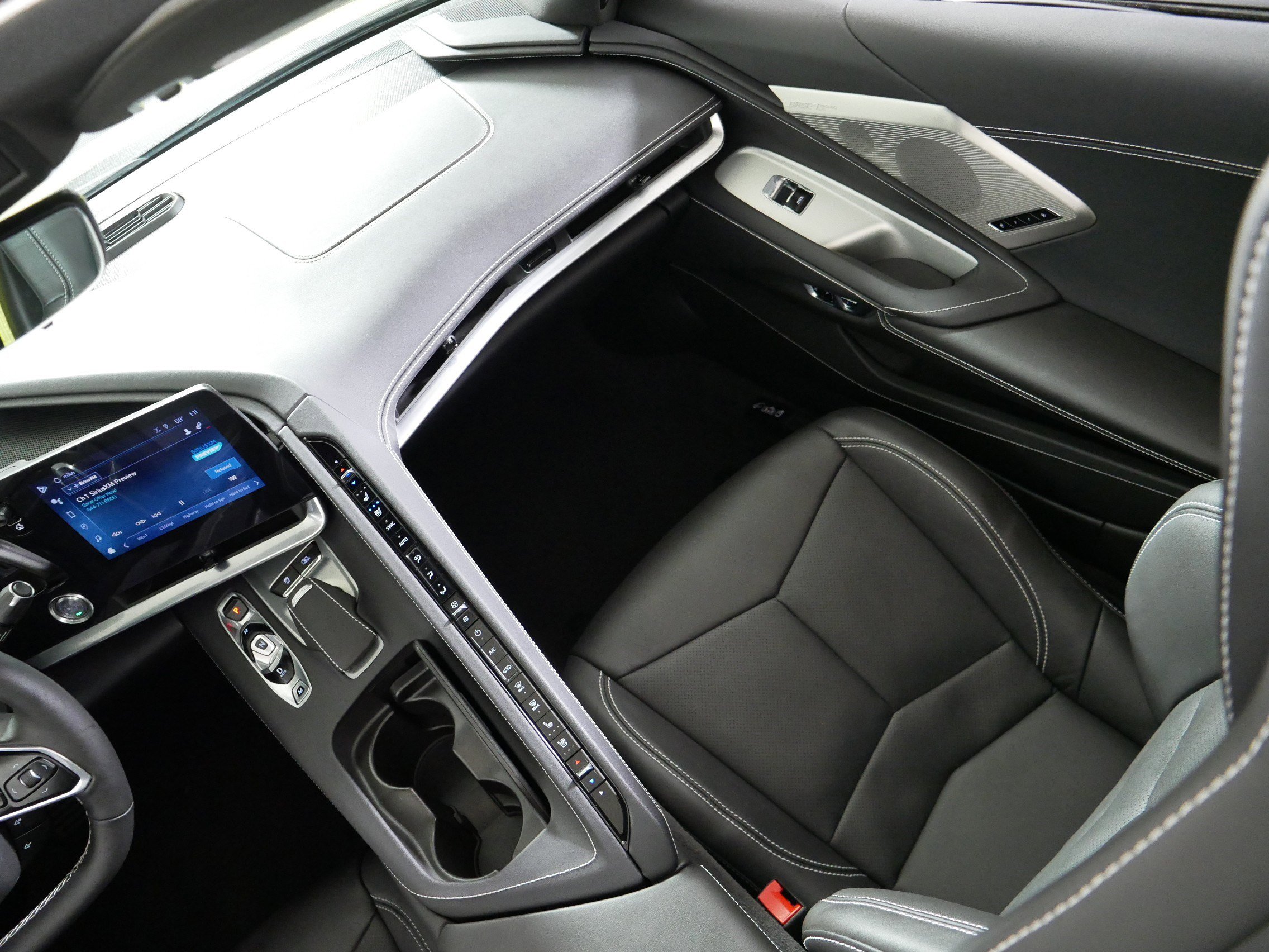 Used 2024 Chevrolet Corvette Stingray Preferred Conv w/ Z51 Performance Package RWD image 11