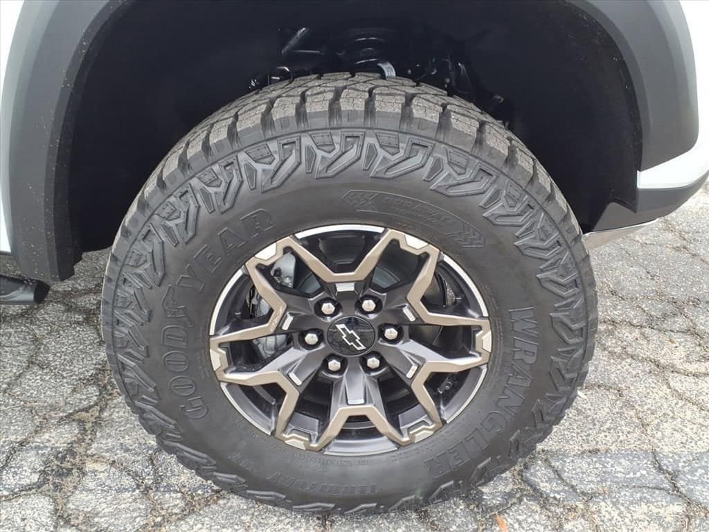 New 2026 Chevrolet Colorado ZR2 AWD/4WD image 11