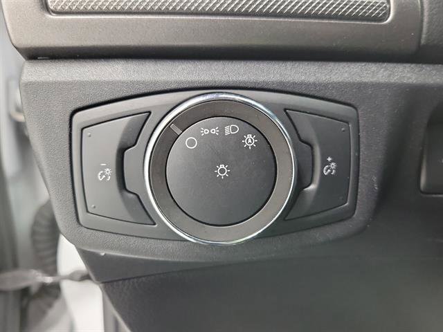 Used 2020 Ford Fusion SE image 18