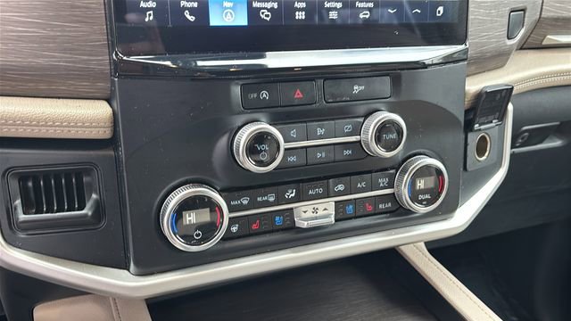 Used 2024 Ford Expedition Max Limited image 31