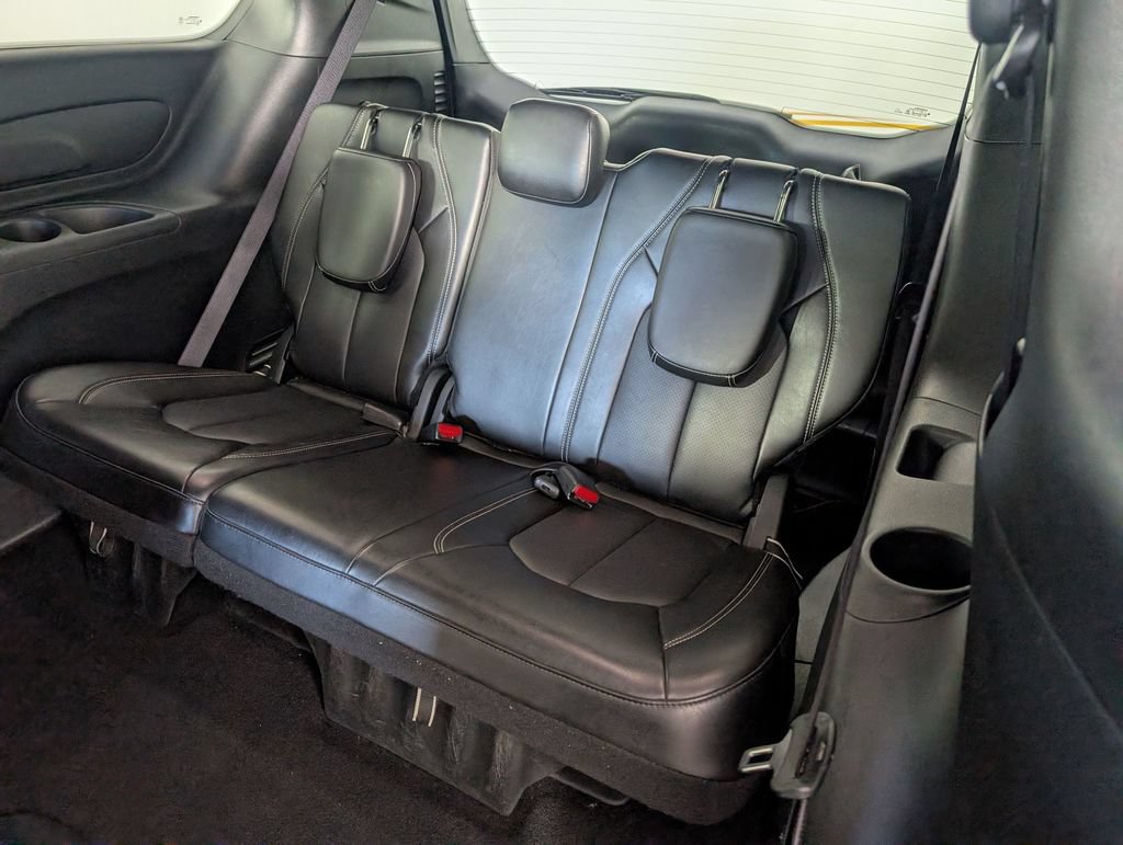 Used 2025 Chrysler Pacifica Select FWD image 26
