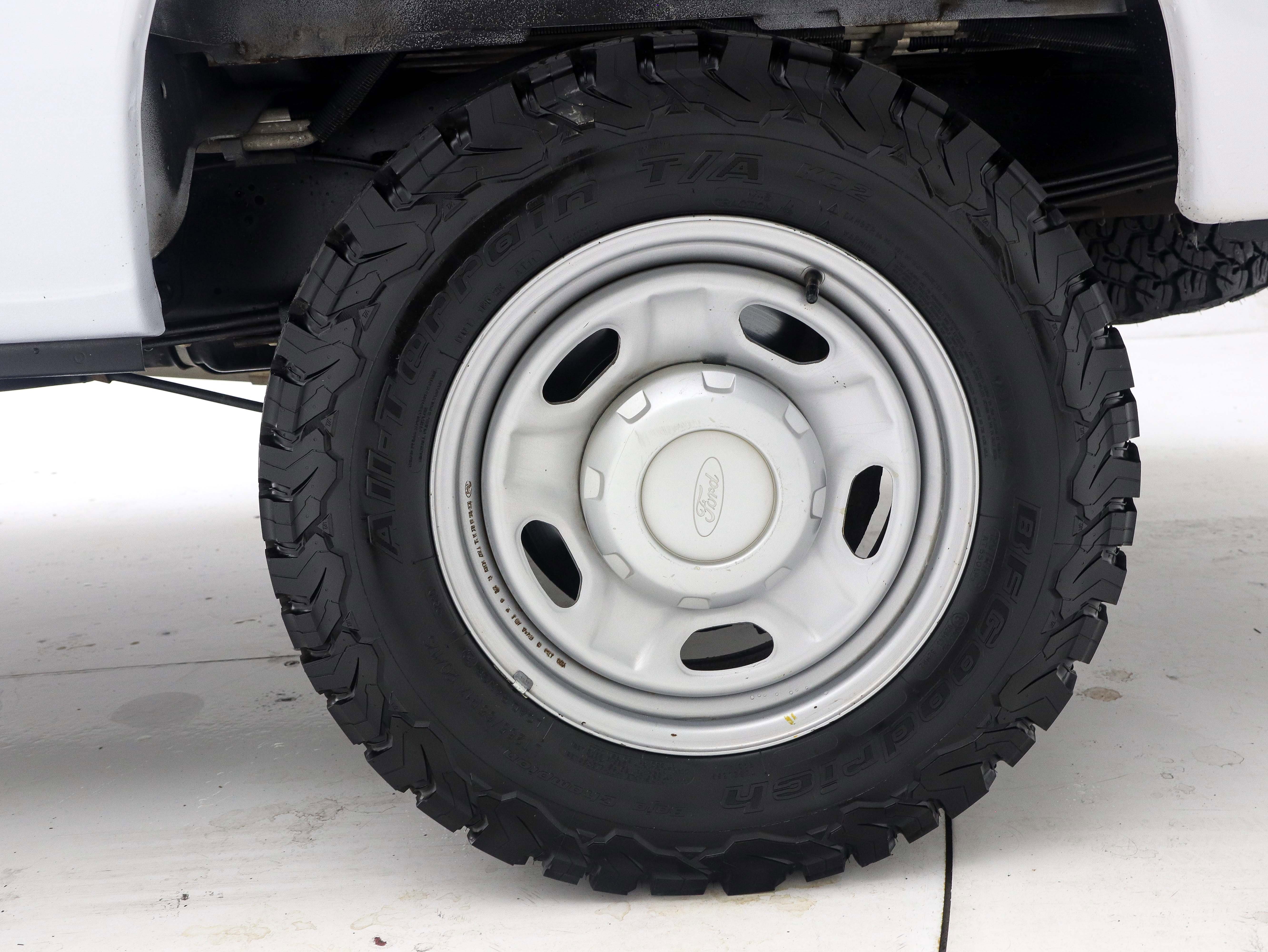 Used 2013 Ford E-350 and Econoline 350 XLT image 31