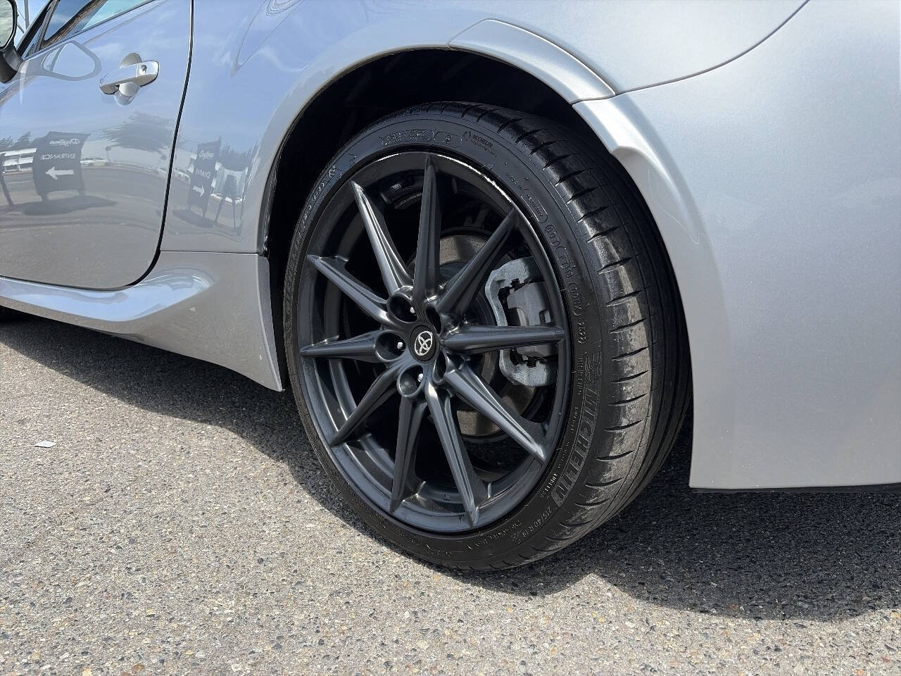 Used 2023 Toyota GR86 Premium RWD image 4