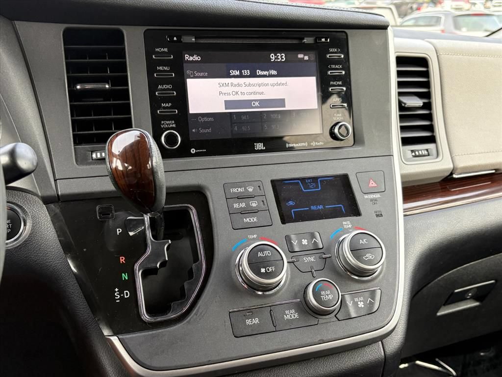 Used 2020 Toyota Sienna Limited Premium w/ Carpet Mat Package AWD/4WD image 12