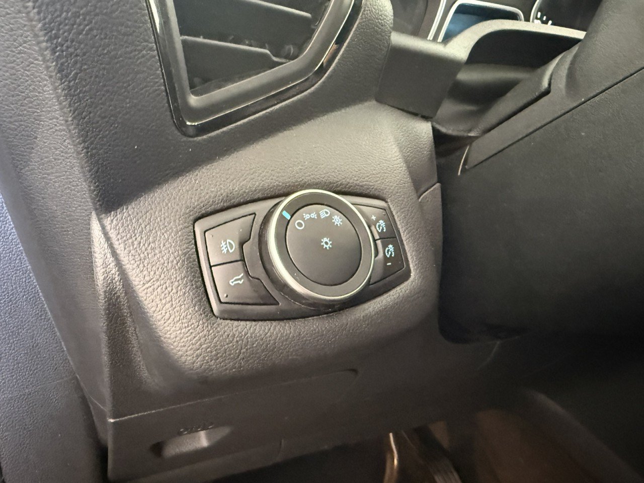 Used 2018 Ford Escape SEL AWD/4WD image 20