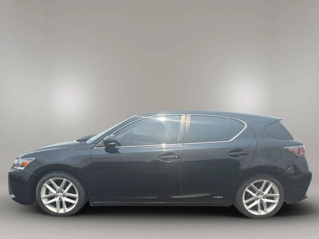 Used 2014 Lexus CT 200h w/ Seat Comfort Package FWD image 4