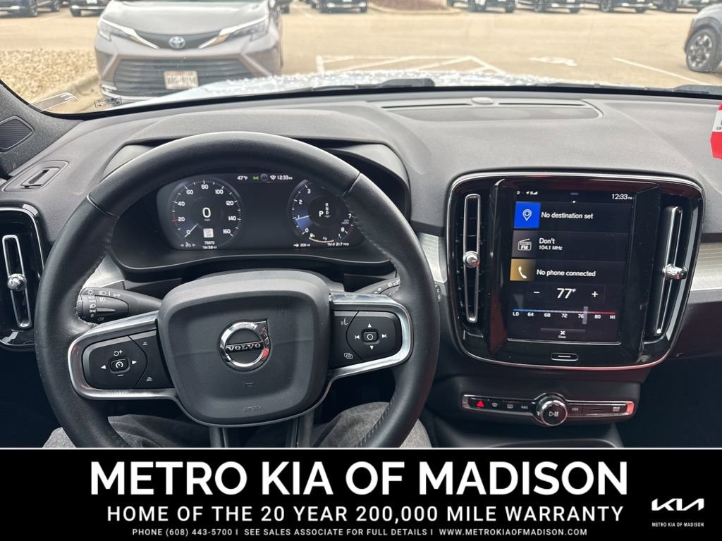 Used 2020 Volvo XC40 T5 Momentum image 15