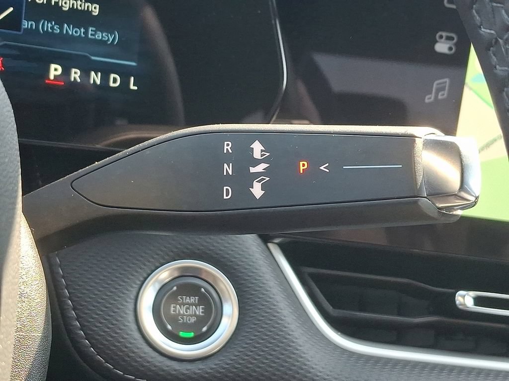 Used 2025 Chevrolet Equinox LT FWD image 16