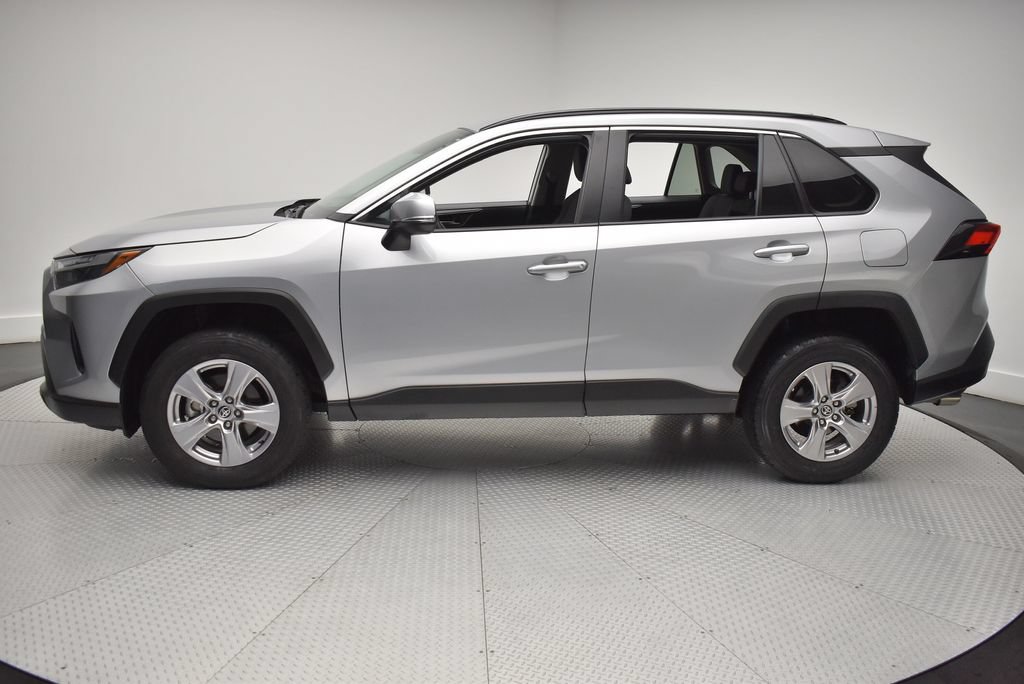Used 2025 Toyota RAV4 XLE AWD/4WD image 8