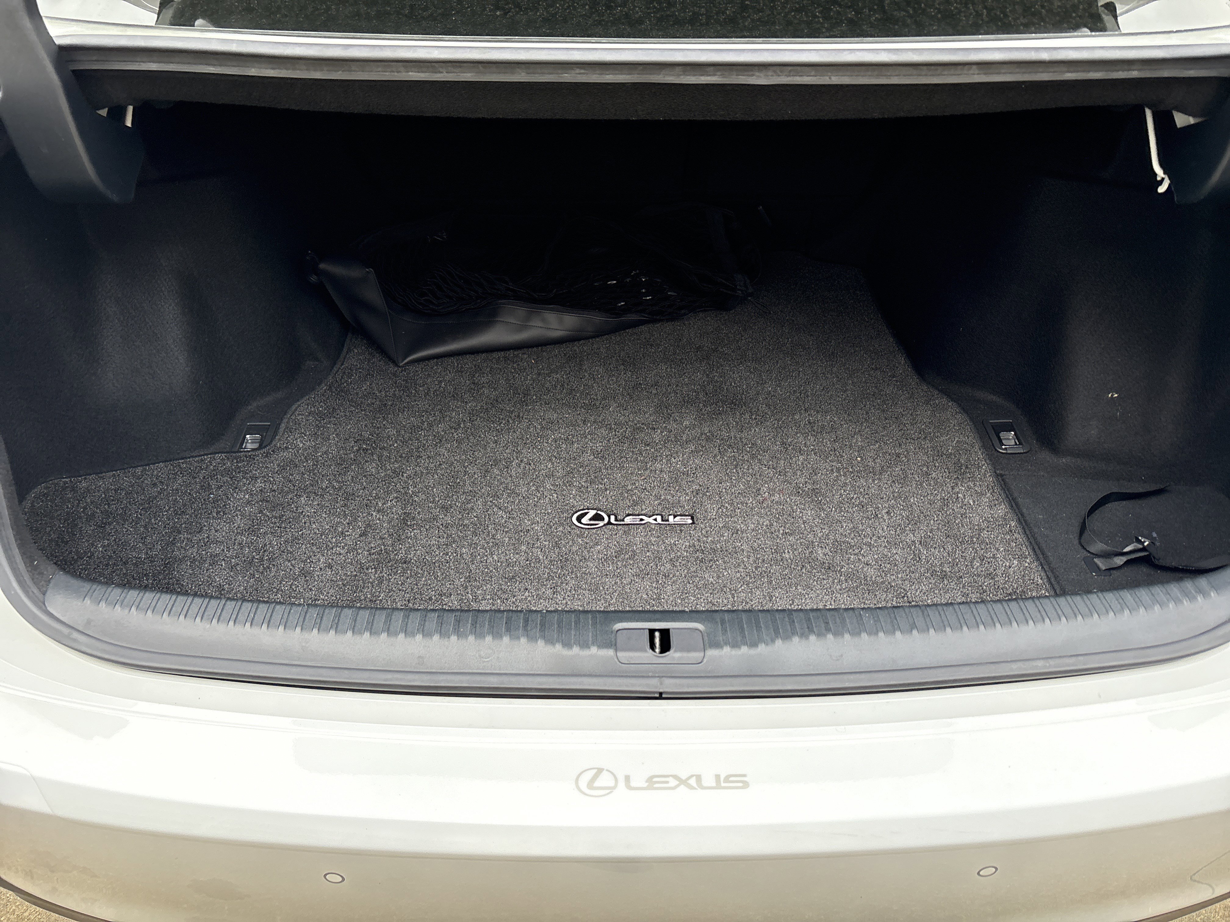 Used 2019 Lexus IS 300 F Sport w/ F Sport Package image 19