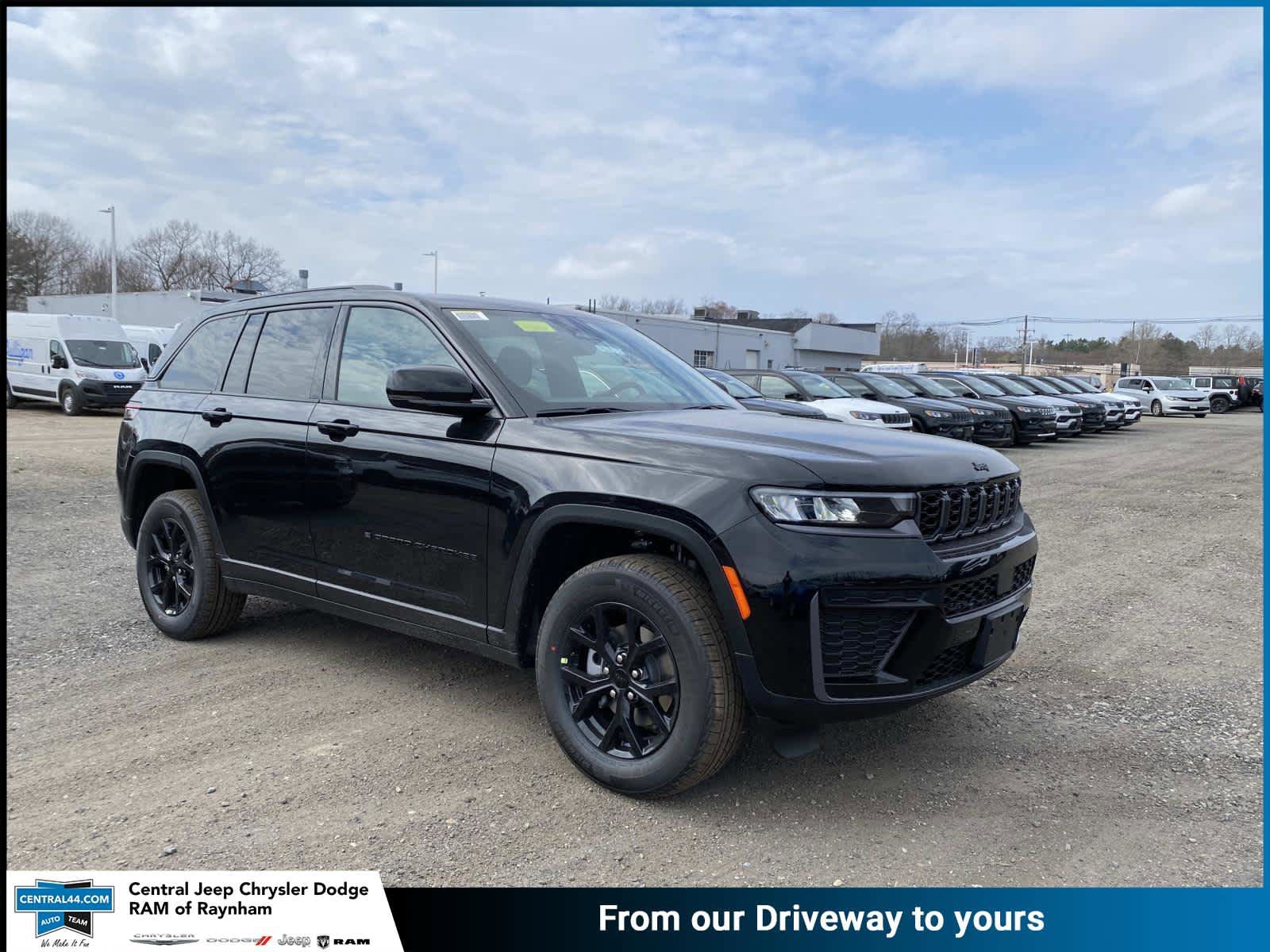 New 2026 Jeep Grand Cherokee Altitude AWD/4WD image 1
