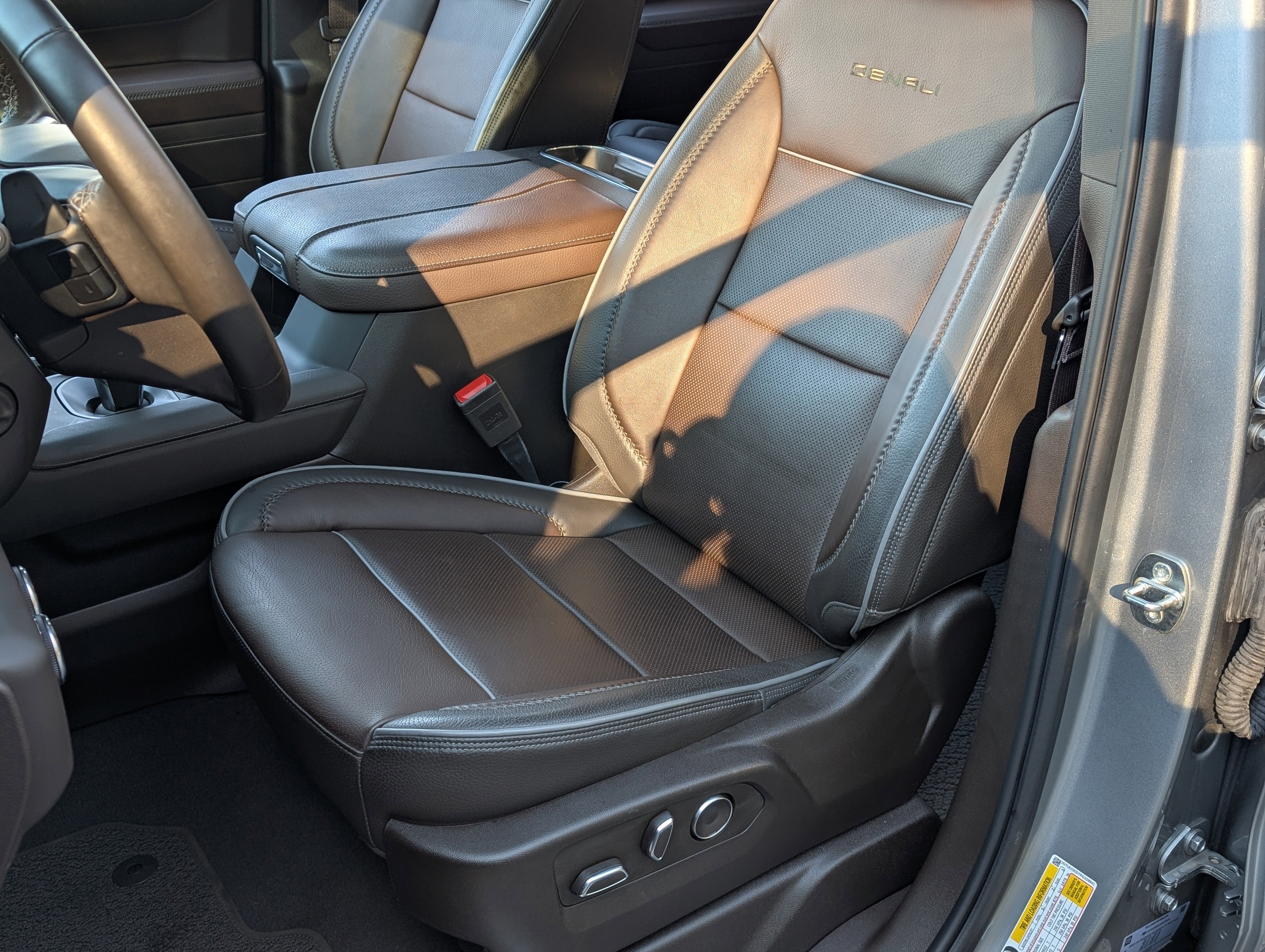 Used 2024 GMC Sierra 1500 Denali w/ Denali Reserve Package image 17