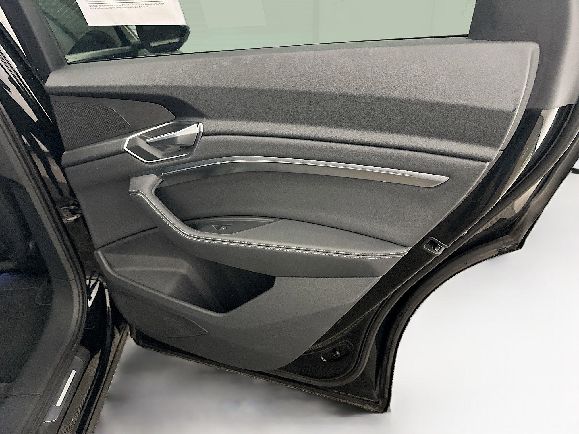 Used 2022 Audi e-tron Premium image 33