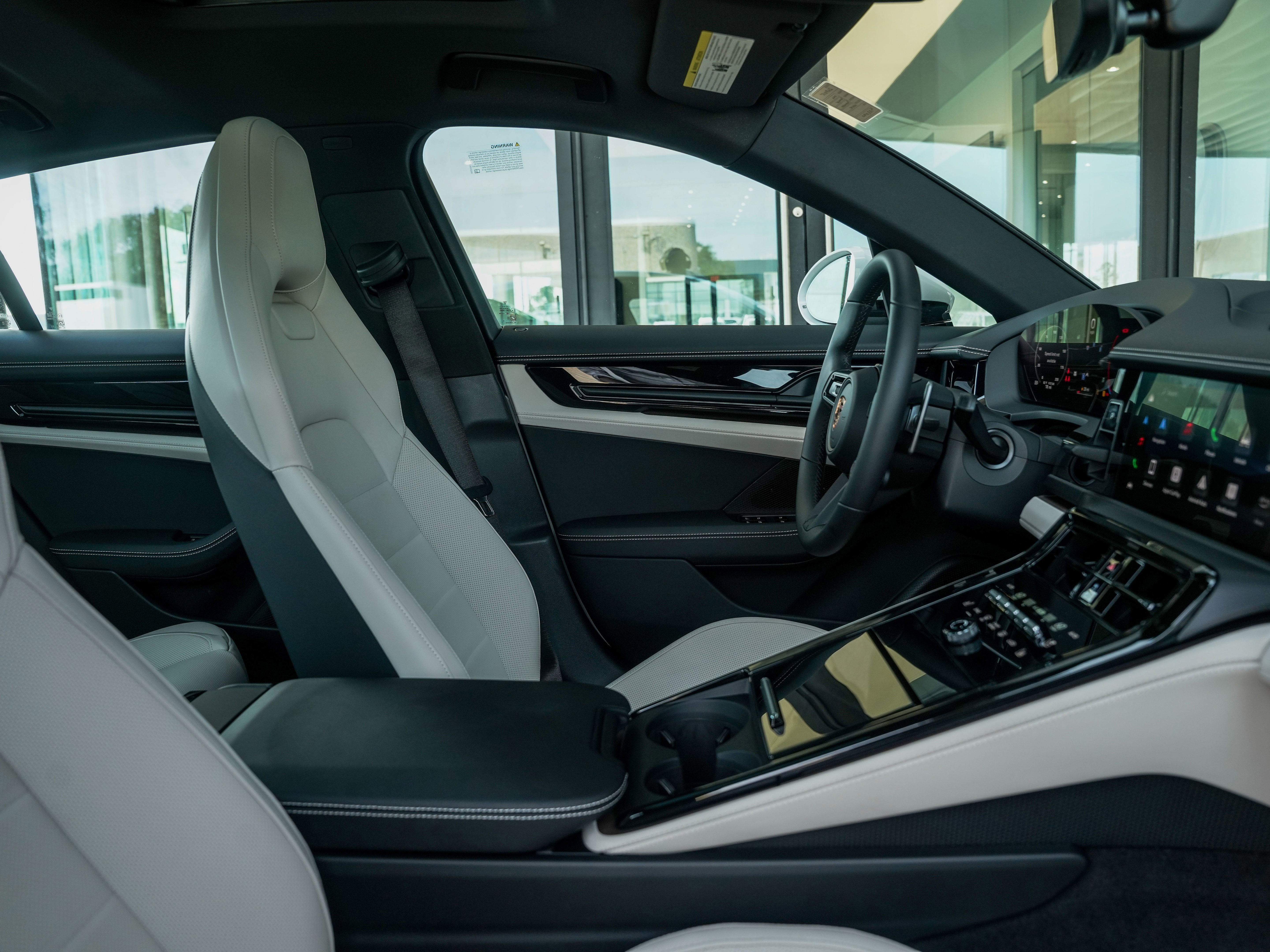 New 2026 Porsche Panamera image 33